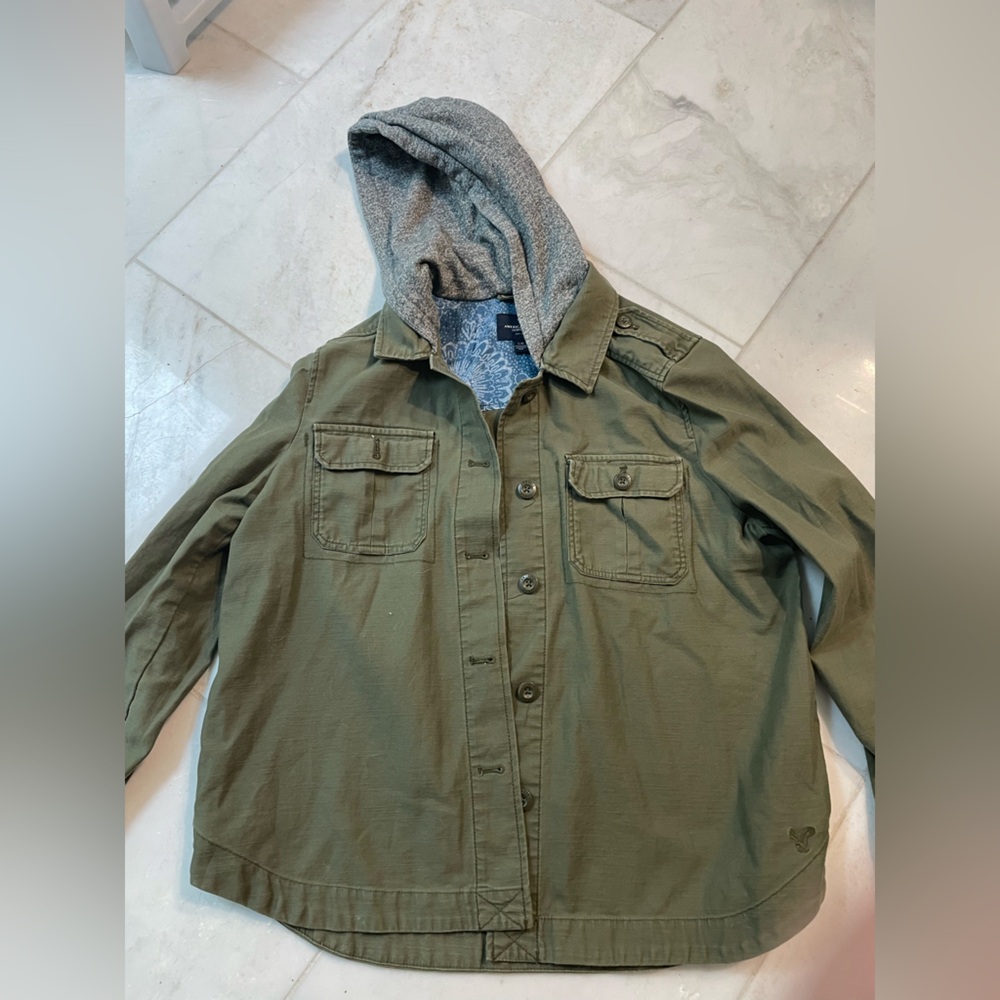 American eagle army jacket with gray hood , women’s large. Like new, worn few X